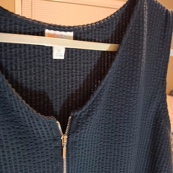 Women's Navy Zip-Front Sleeveless Top - Picture 2 of 11